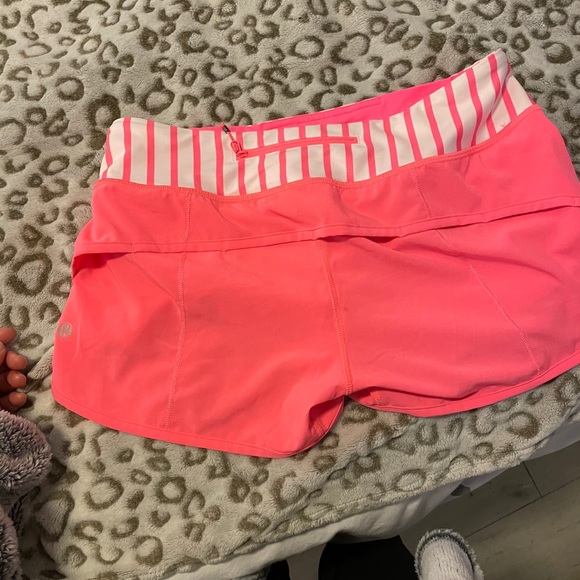 Lululemon Speed Up Shorts 2.5 - Picture 4 of 5